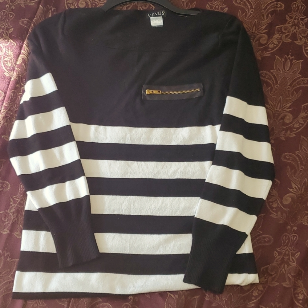 Venus Sweater Dress 🖤🤍🖤 B/W stripes with gold tone faux zipper, Womens sz Lg